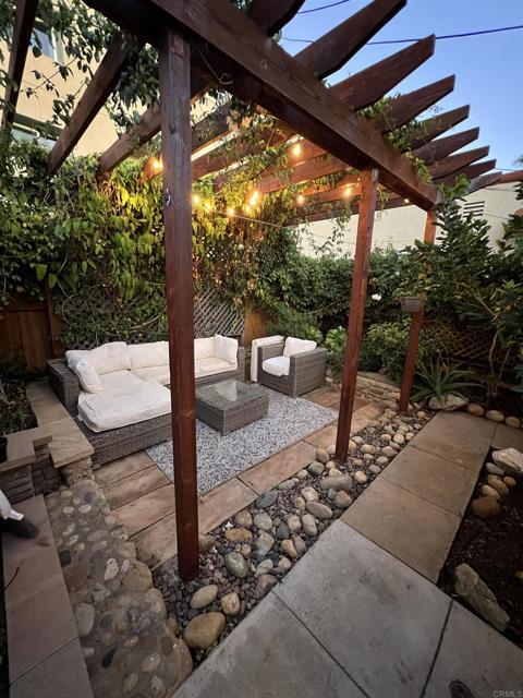 Building Photo - 408 N Tremont St