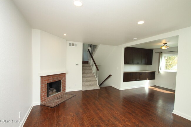 Building Photo - 1299 Ramona Dr