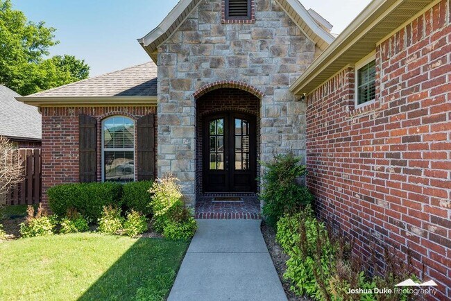 Foto del edificio - Stunning home in Hamptons Subdivision w/an office! Near Stonebridge Meadows GC!