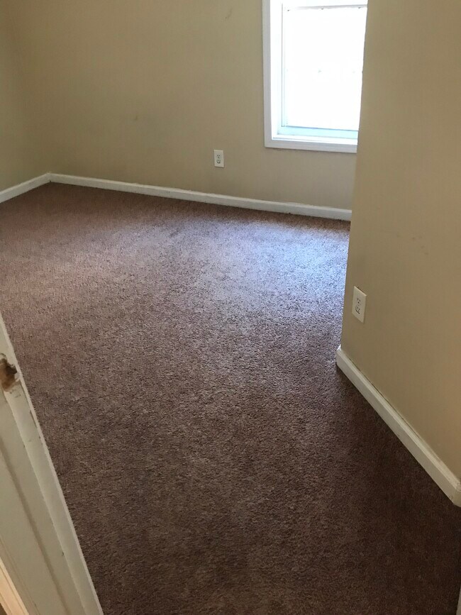 Room - 4612 Egret Ct