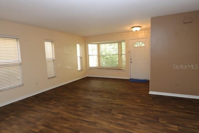 Building Photo - 9420 Daney St
