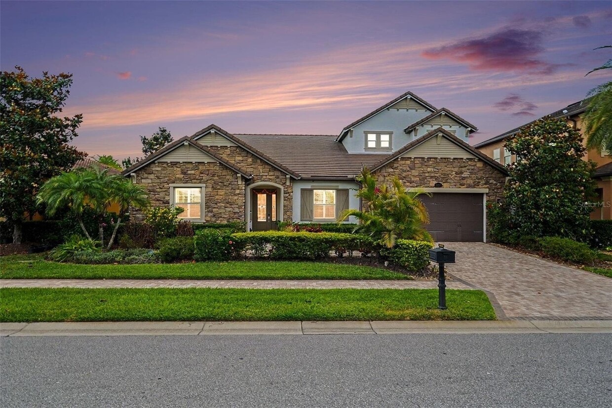 Photo - 18213 Pine Hammock Blvd (Lutz, FL)