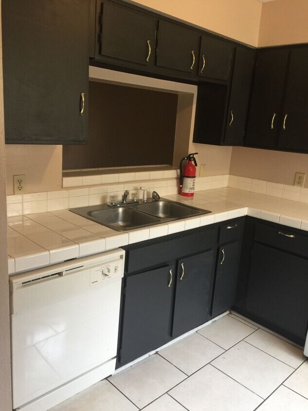 2 bedroom 2 bath town home in a gated comm... - 2 bedroom 2 bath town home in a gated comm...
