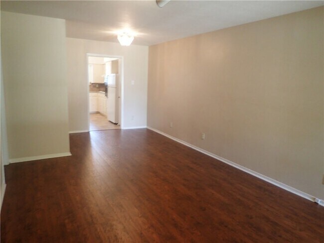 Foto del edificio - 7549 Brentcove Cir