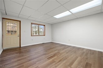 Building Photo - 1063 W 21st St