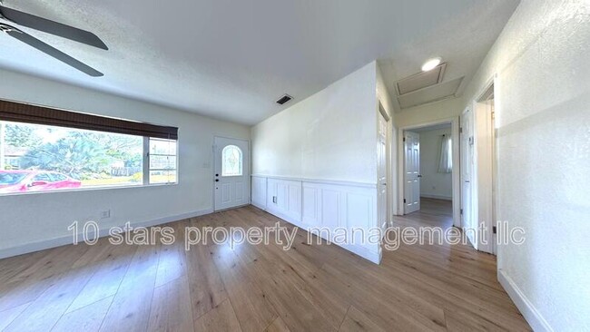 Building Photo - 5131 13th Ave N