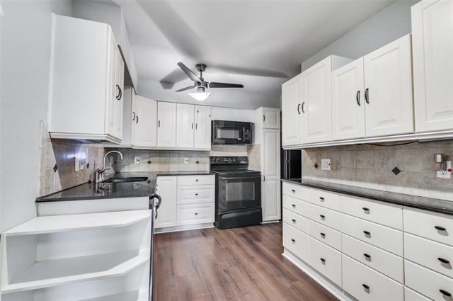 Building Photo - 11310 Park Central Pl