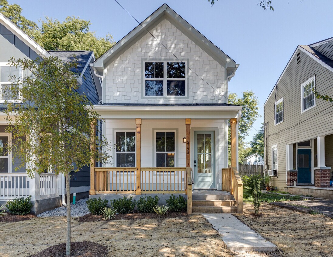 Primary Photo - 222 Peachtree St