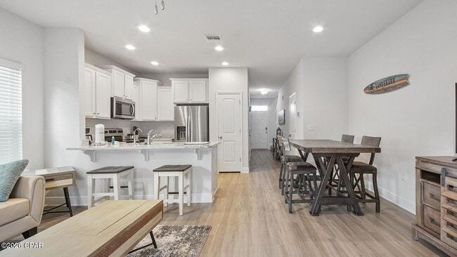Building Photo - 7672 Shadow Lake Dr