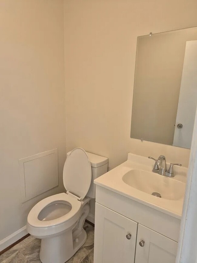 Building Photo - 109 Ashcroft Dr