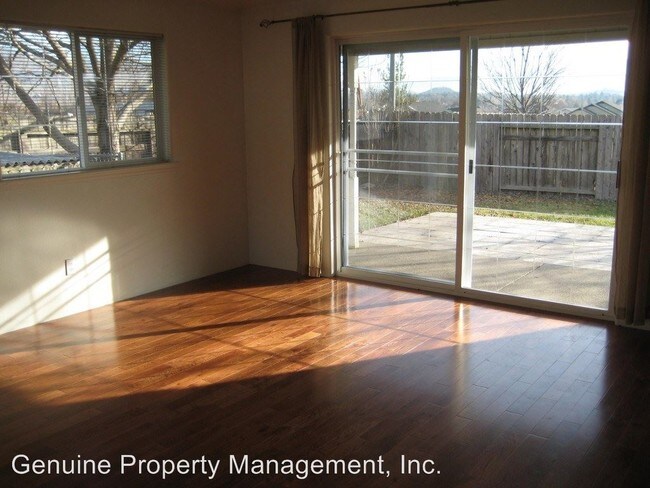 Foto del edificio - 3 br, 2 bath House - 1682 Hollyhock Drive