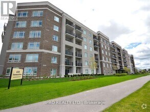 Building Photo - 610-610 Farmstead Dr
