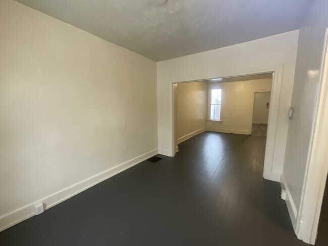 Foto del edificio - 644 Salem Ave