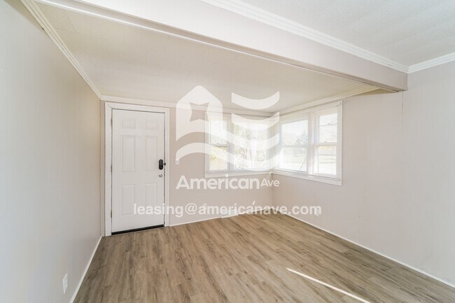 Foto del edificio - 24805 Wilson St