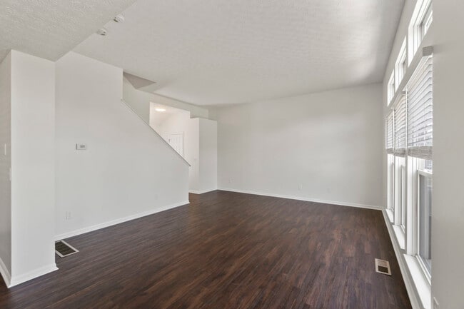 Foto del edificio - 7824 Waggoner Chase Blvd