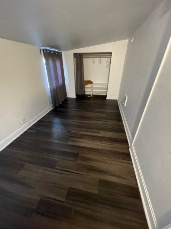 Building Photo - 8007 SE 65th Ave