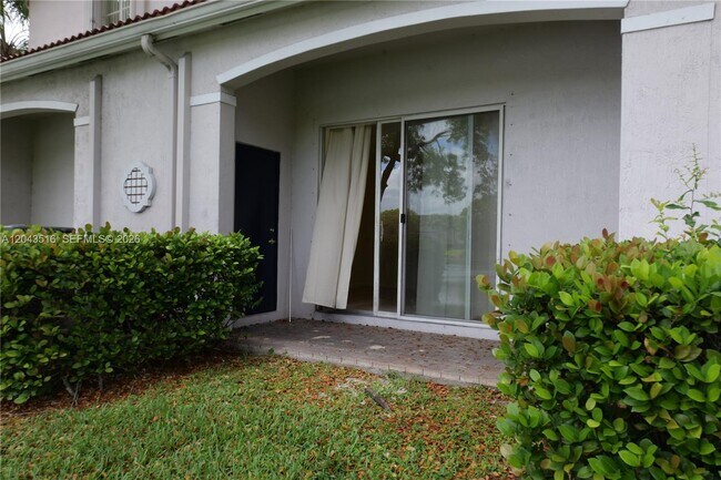 Building Photo - 8220 SW 25th Ct