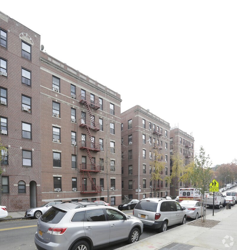 Building Photo - 245 W 230th St