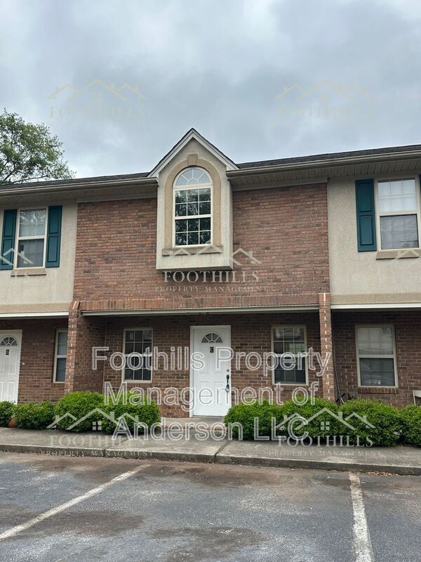 Foto del edificio - 415 Nelson Dr