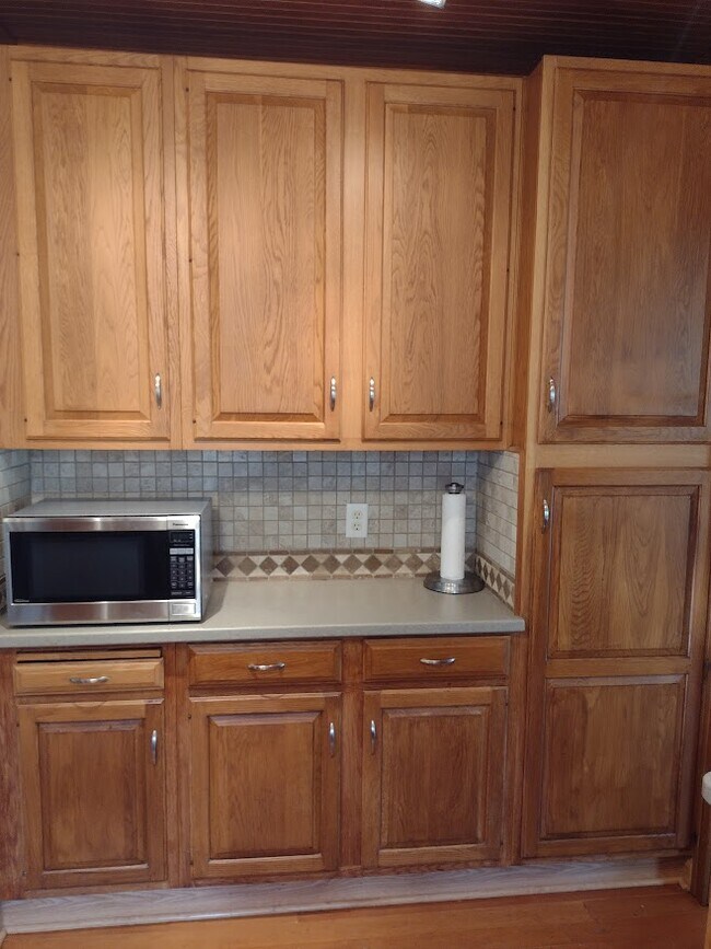 Kitchen - 4600 Garfield Ave