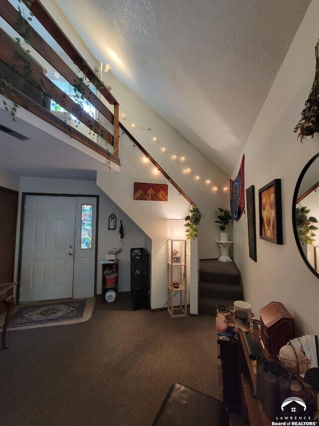 Primary Photo - 920 Maine St