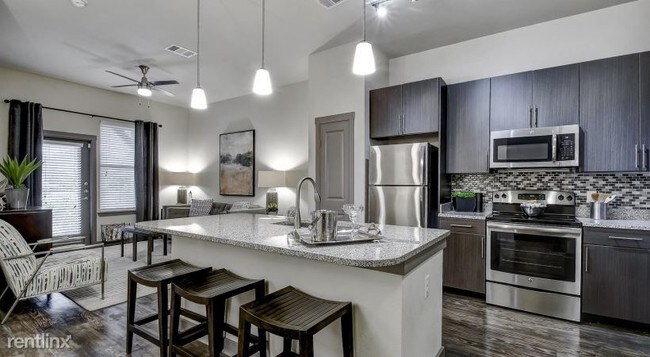 Foto del edificio - 2 br, 2.5 bath  - 329 W Sunset Rd