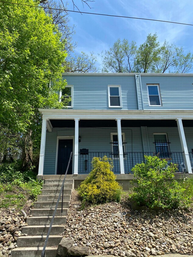 Primary Photo - 469 Grace St