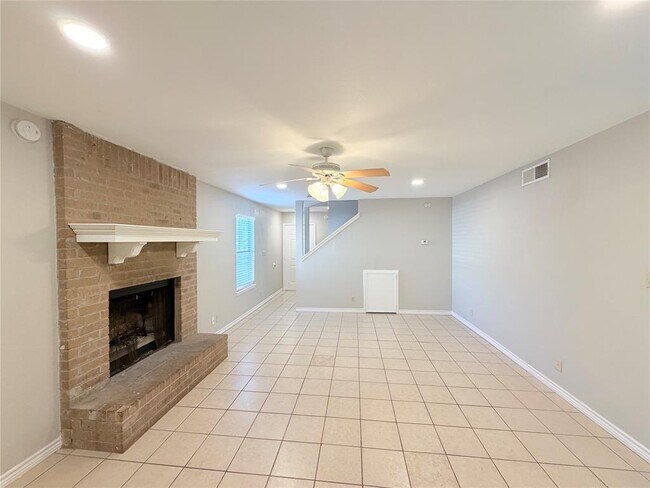 Foto del edificio - 8806 Cainwood Ln