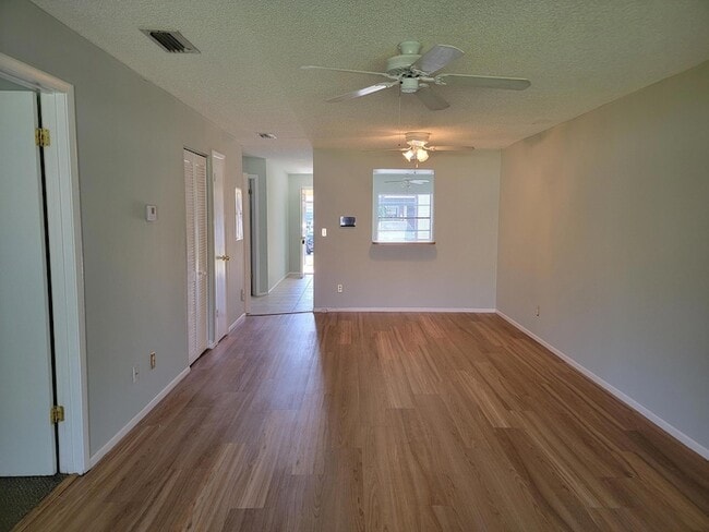 Building Photo - 6010 Indrio Rd