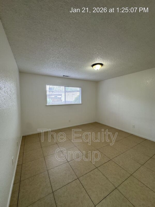 Foto del edificio - 2025 S Tracy Ct