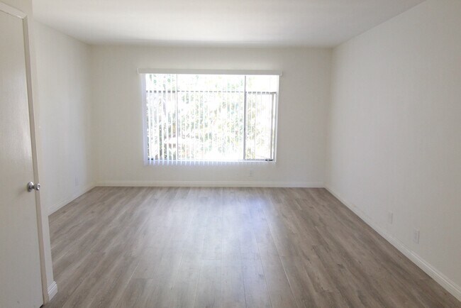 Foto del edificio - 11747 Dorothy St