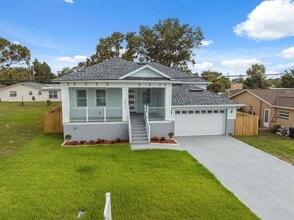 Building Photo - 8622 Inwood Dr