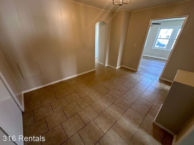 Foto del edificio - 3 br, 1 bath House - 806 S Beverly Dr