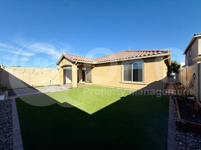 Foto del edificio - 5682 N 90th Dr
