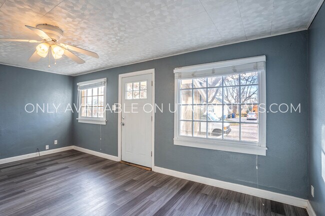 Building Photo - 1075 Jeremy St