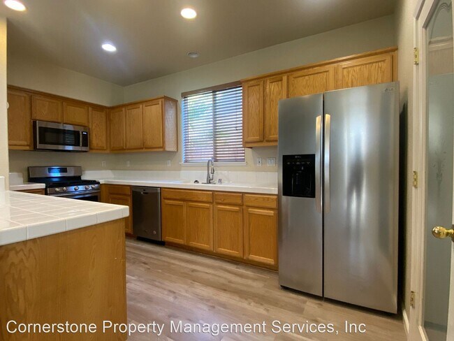 Foto del edificio - 4 br, 3 bath House - 549 Aviator Circle