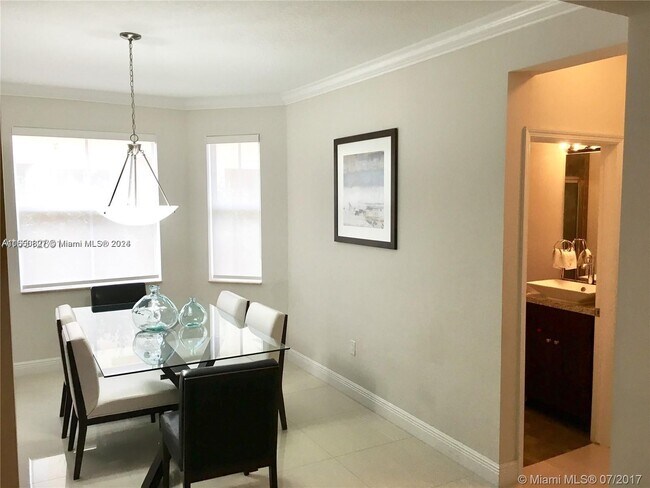 Foto del edificio - 8133 NW 116th Ave