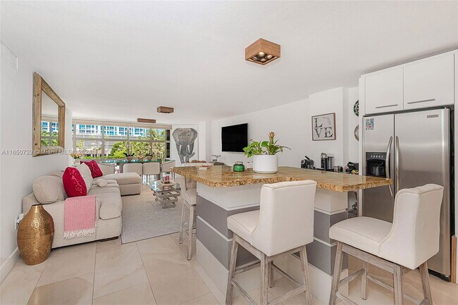 Photo - 6423 Collins Ave Apartment