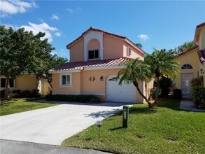 Building Photo - 1159 SE 6th Ct