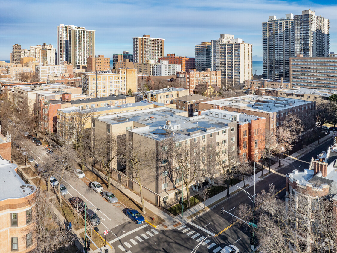1060 W Hollywood Ave - Hollywood Terrace Condominiums