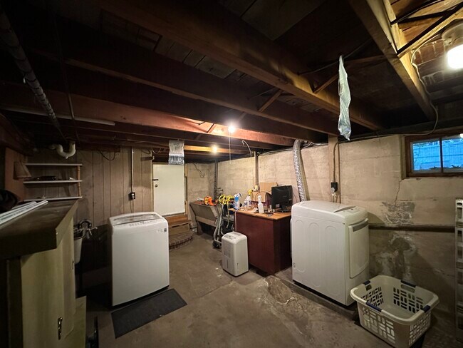 Building Photo - 21 Spaulding St