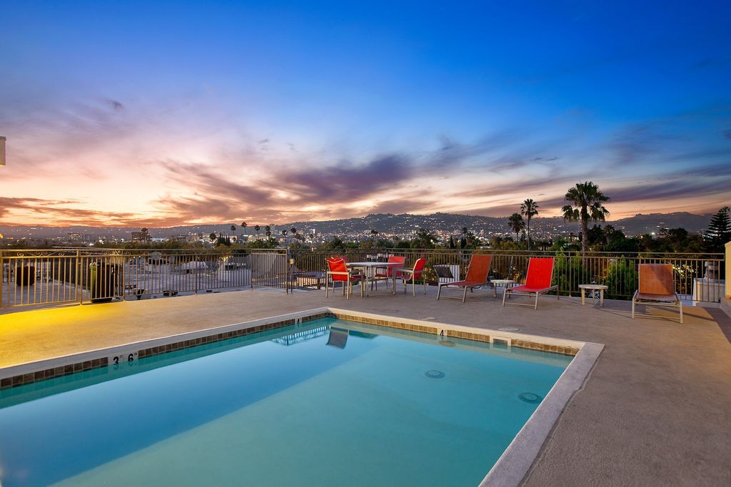 Foto principal - 6151 Orange St