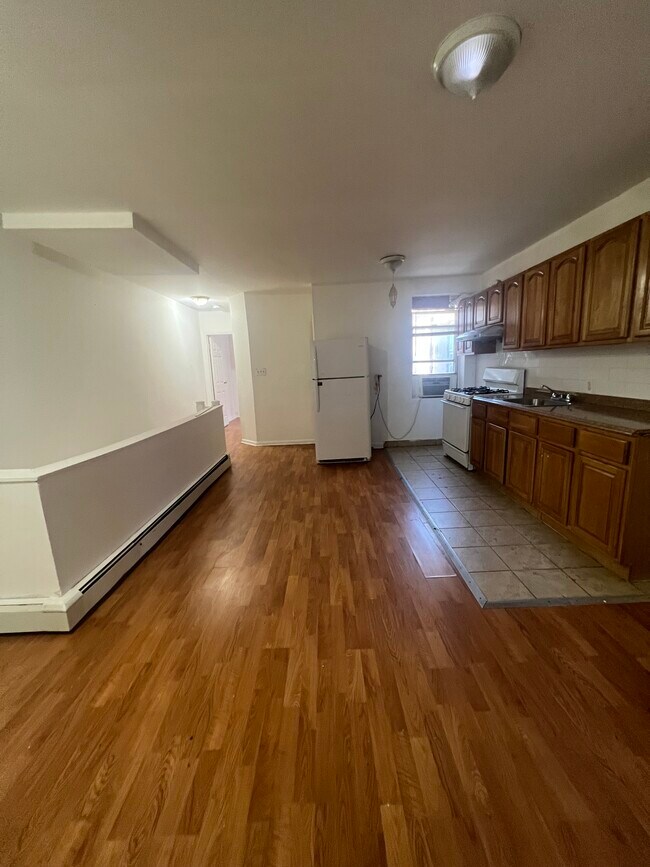 Building Photo - 4422 Sansom St