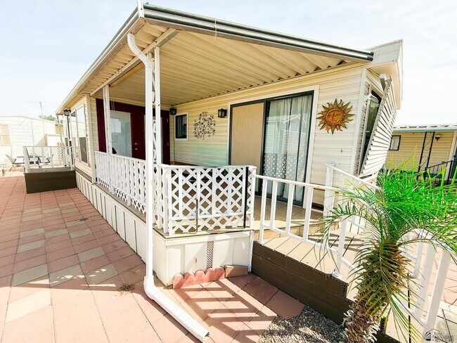 Foto del edificio - 6649 E 32nd St