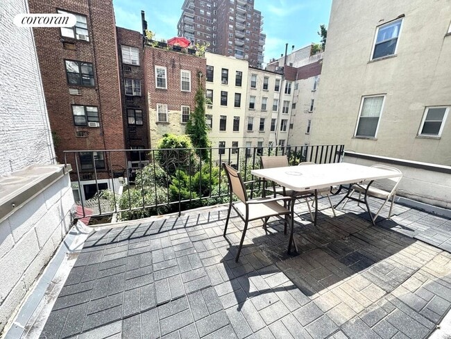 Foto del edificio - 354 W 30th St