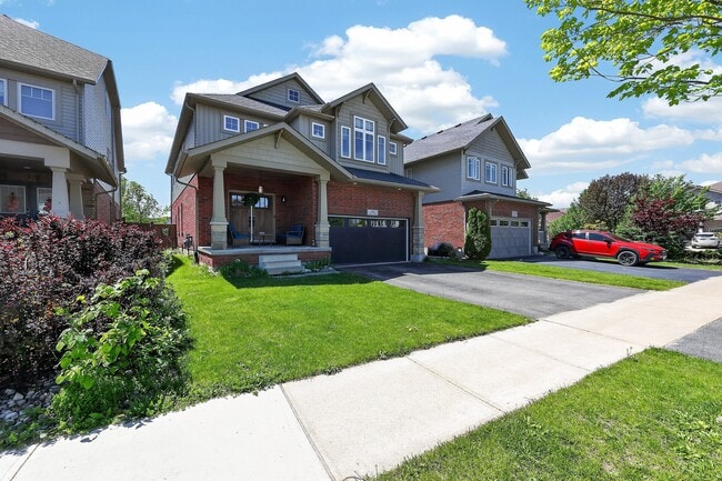 Building Photo - 36 Kayla Cres