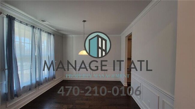 Foto del edificio - Master on Main - 4 bedroom house in Buford