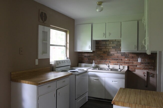 Building Photo - 103 S Shadowlawn Dr