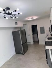 Building Photo - 911 79th Terrace