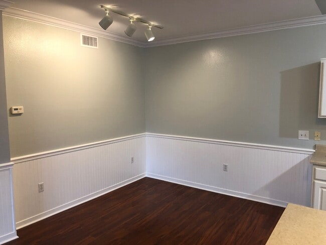 Building Photo - Upgraded Home in a Great Location!